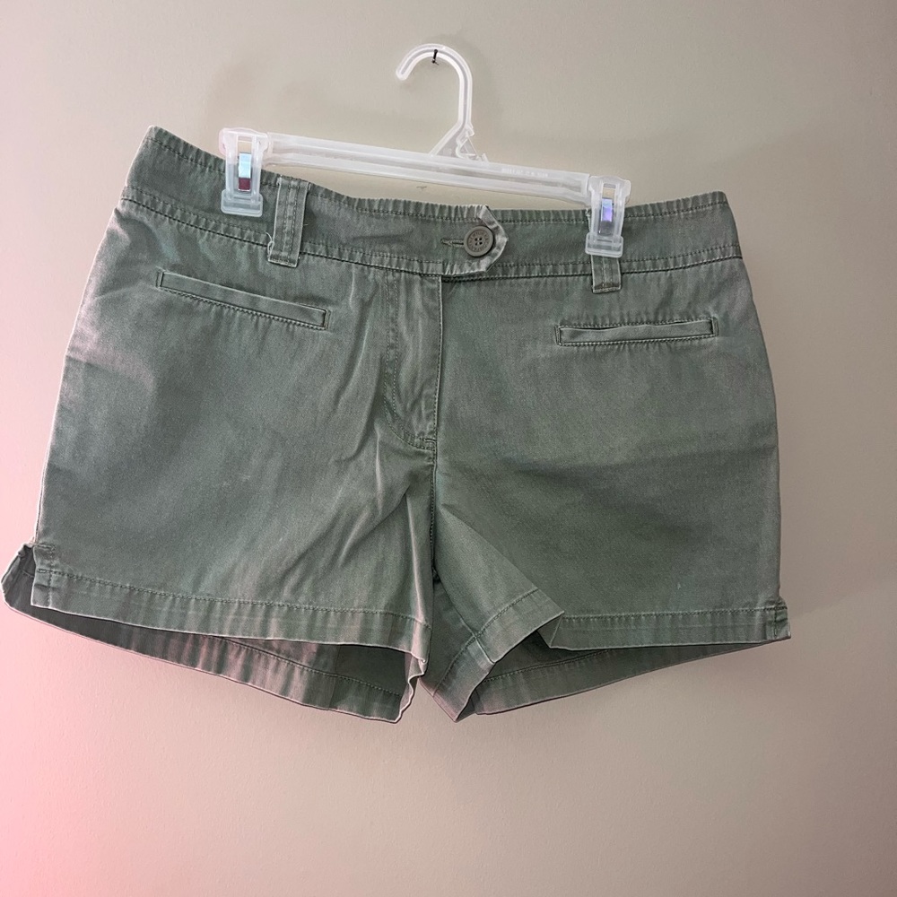 New York and Company Army Green Shorts Size 12
